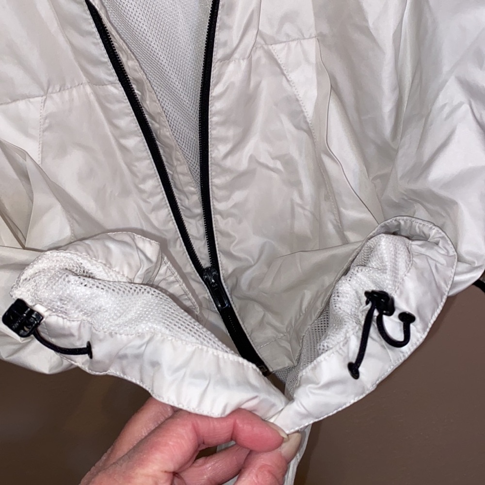 Nice Adidas windbreaker - Picture 6 of 8